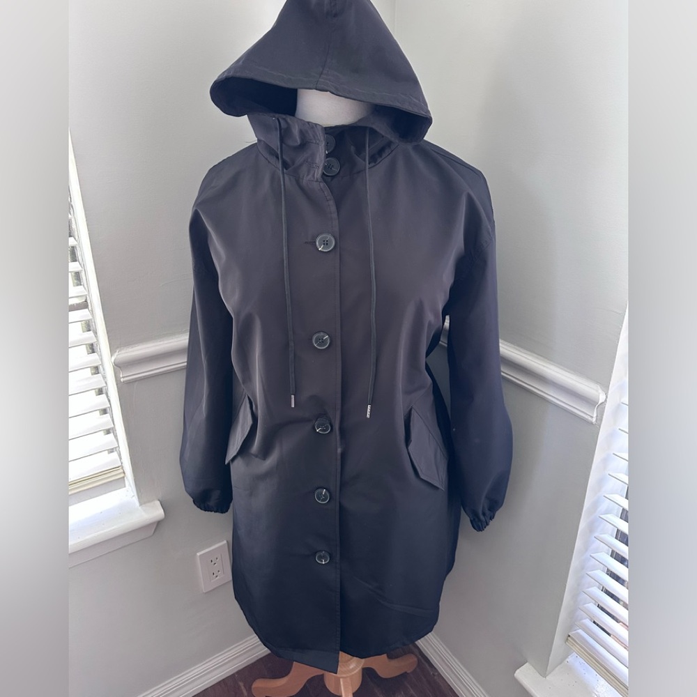 Women Raincoat Windbreaker Lightweight Button down Rain Coat Windproof Hooded